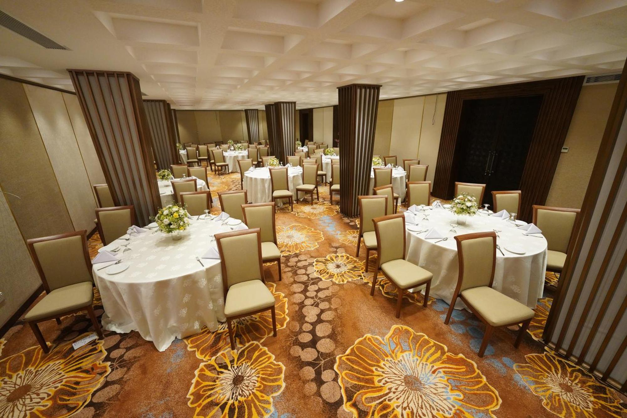 Hotel Grand Amanee 拉特纳普勒 外观 照片