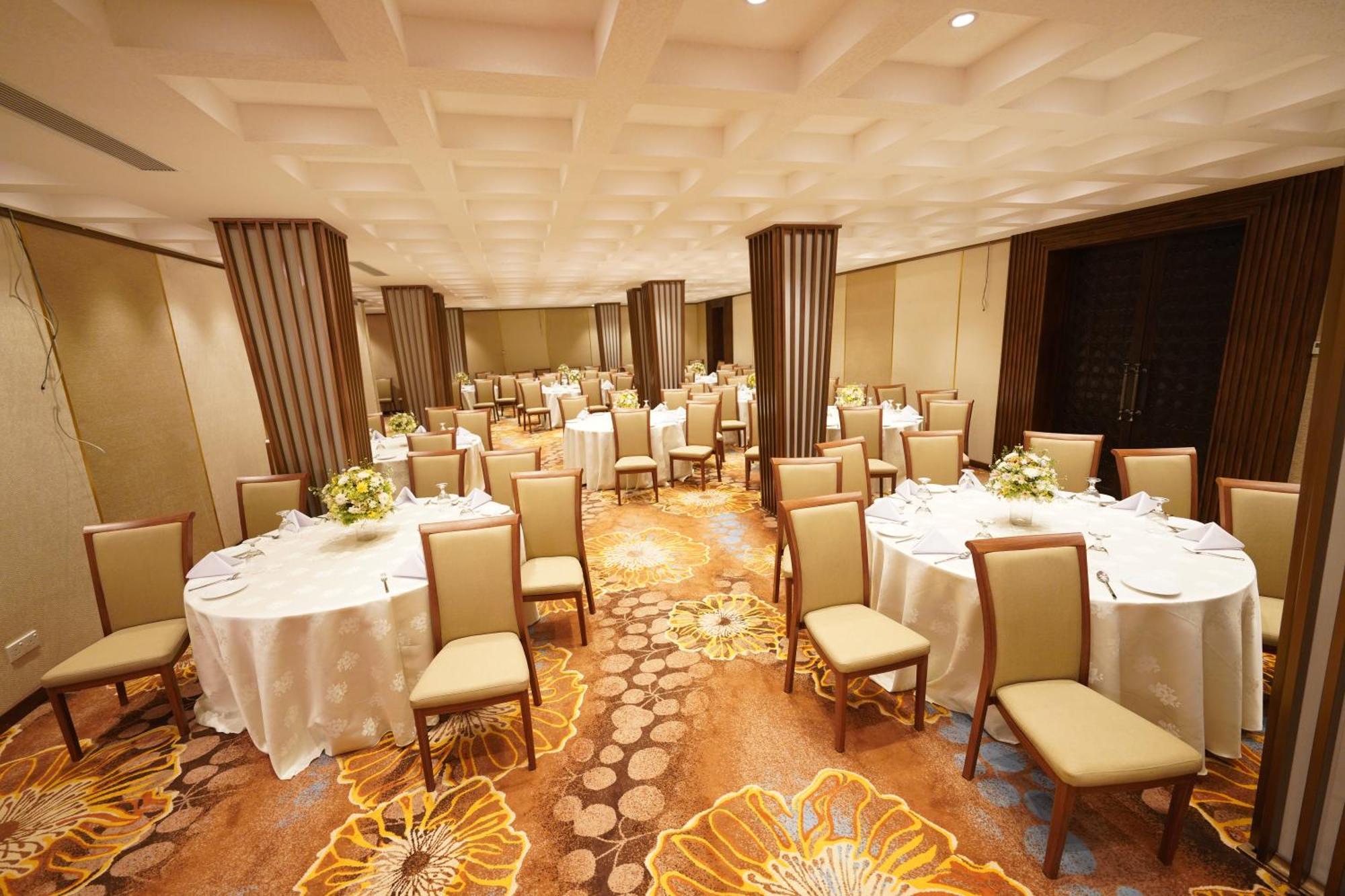 Hotel Grand Amanee 拉特纳普勒 外观 照片